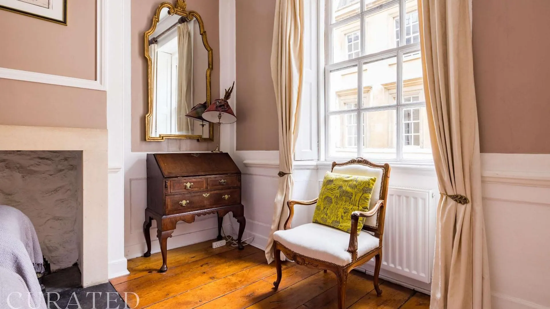 Semesterbostad Central Bath Townhouse 'Founders House'